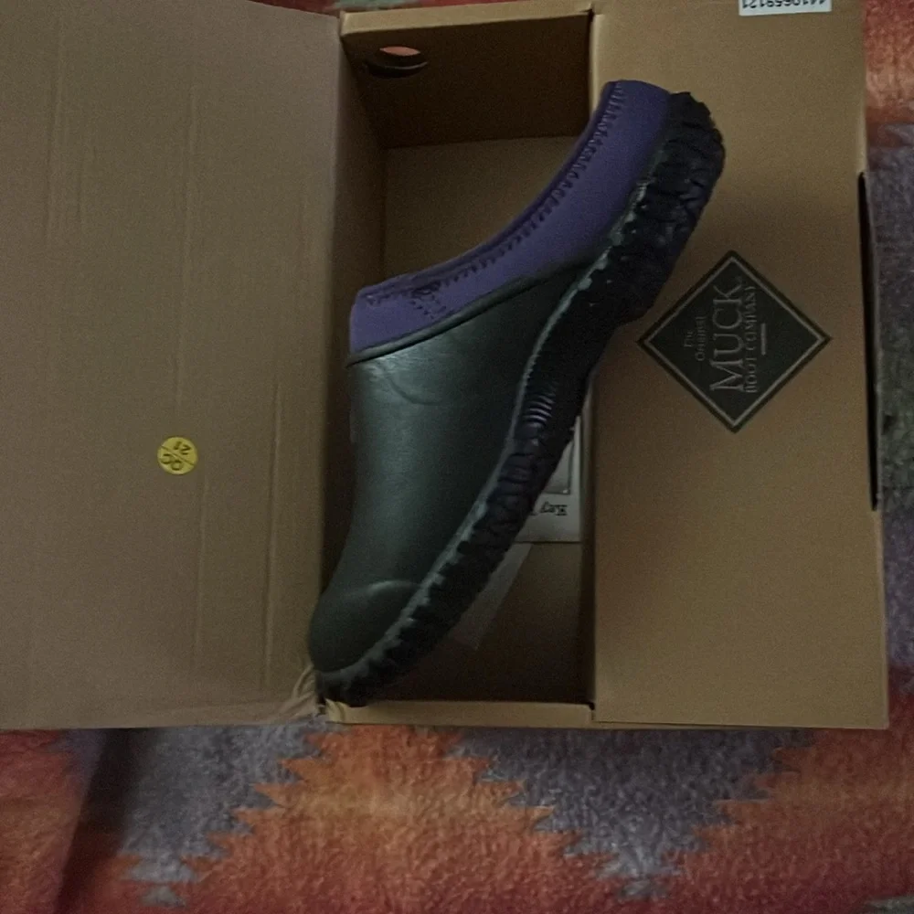 Brand new Muck boots with box - Picture 4 of 4